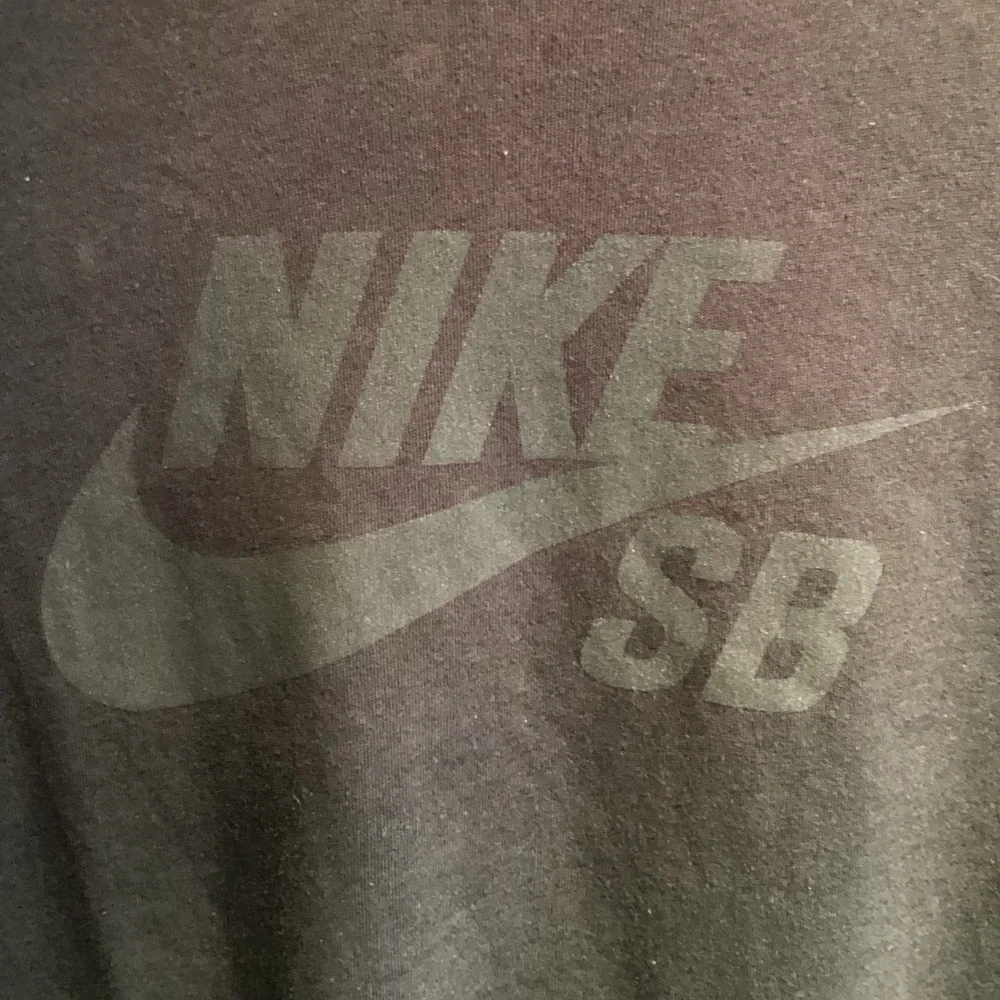 Nike SB Dri-FIT Icon Graphic Logo T-Shirt Men's Size Medium